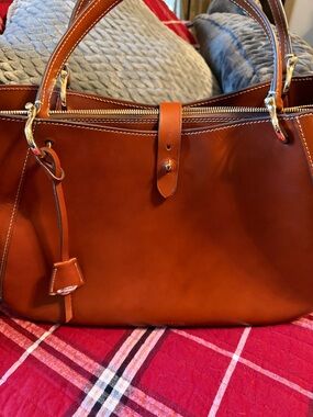 Dooney & Bourke Alto Canilla bag in Saddle brown